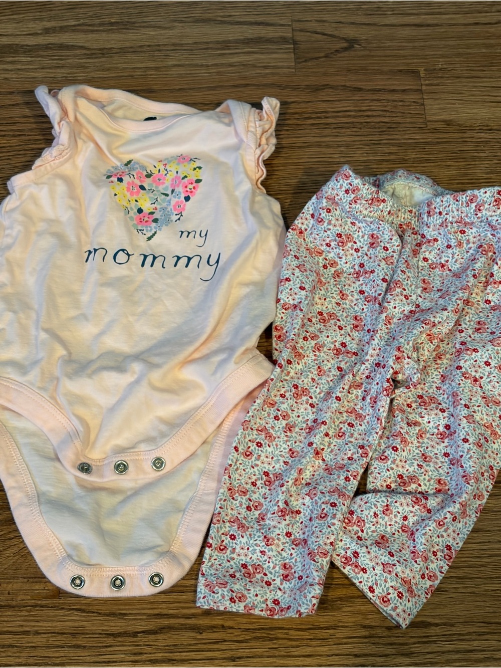 Baby Gap Pink Floral Heart bodysuit with Matching Floral Pants | 3-6 months